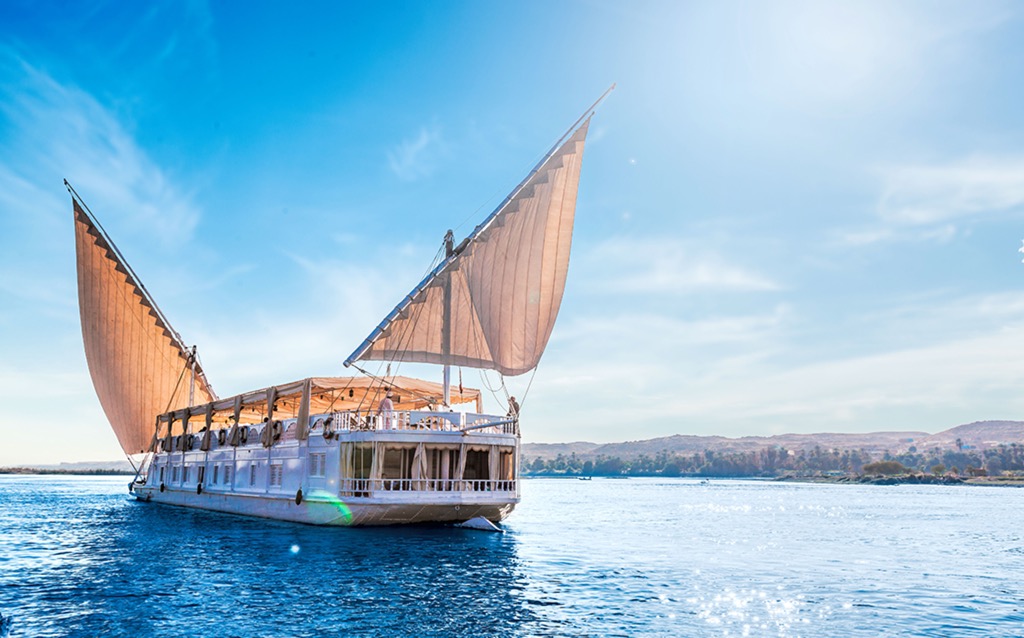 Dahabeya Amoura Nile Cruise